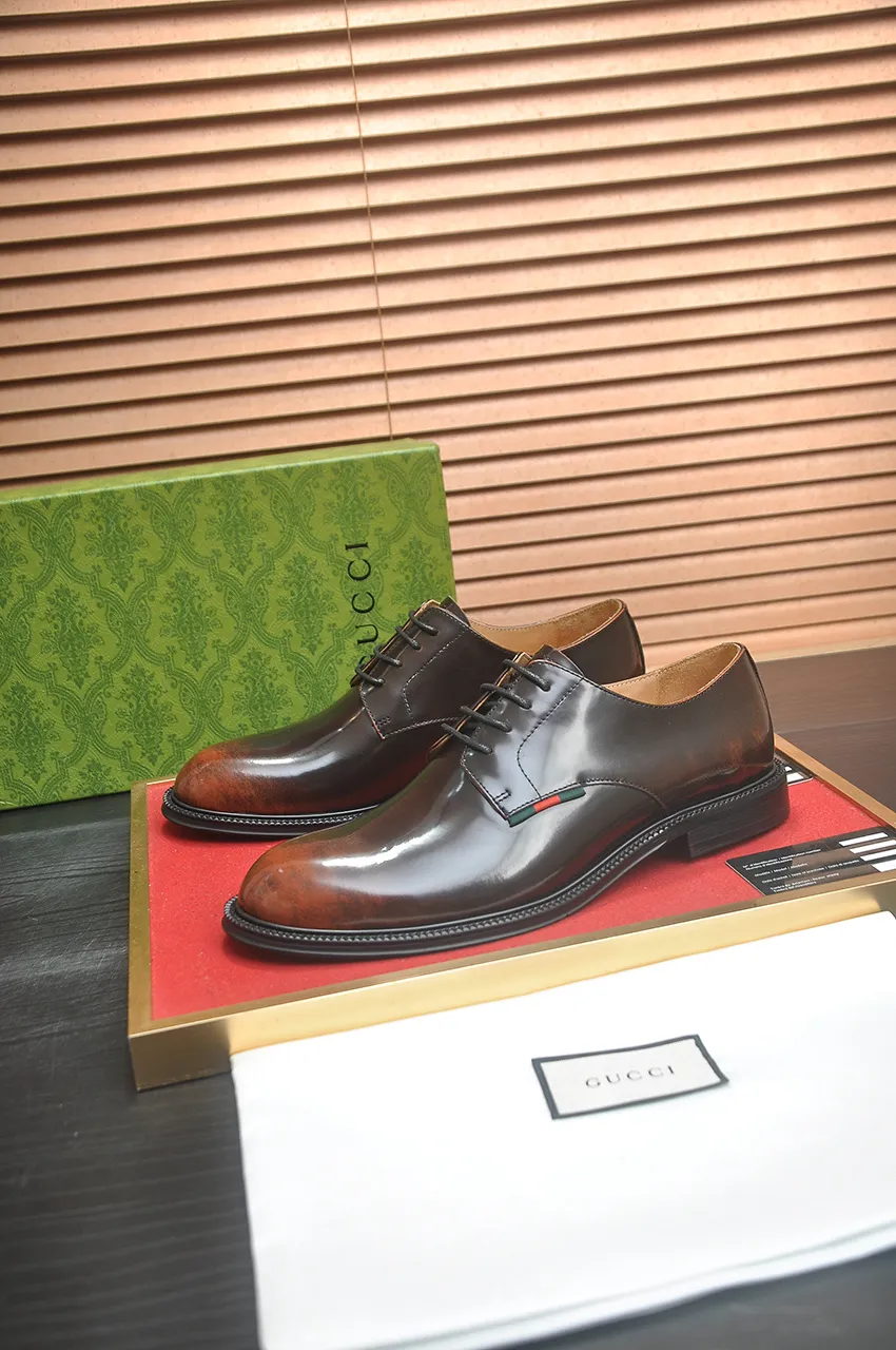 Men's shoes💰500💶Italy's top luxury men's shoe giant (GUCCI) (Gucci) (full cowhide lining) new arrival🍃Original European style🔰 Pleasant to the eye😍In order to make the shoes more durable and non-deformable🌀The production continues to follow traditional methods but there is still no lack of innovation💪Choose original sheepskin for the leather♻️ Smooth and natural And extra bright ⭐Made of imported cowhide, the first choice of rich people 38-45 (45 customized)